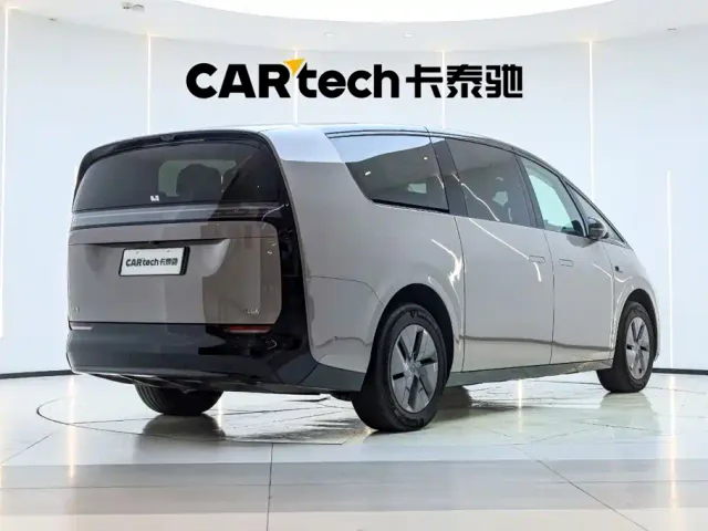 Li Auto MEGA — Фото автомобиля 3