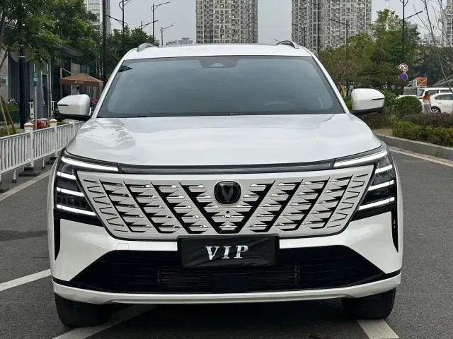 Changan CS75 Plus — Фото автомобиля 2