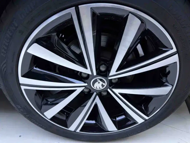 Skoda Superb — Фото автомобиля 23