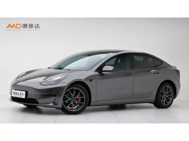 Фотография автомобиля — Tesla Model 3