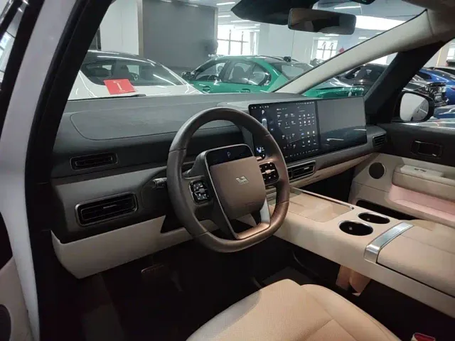 Li Auto MEGA — Фото автомобиля 5