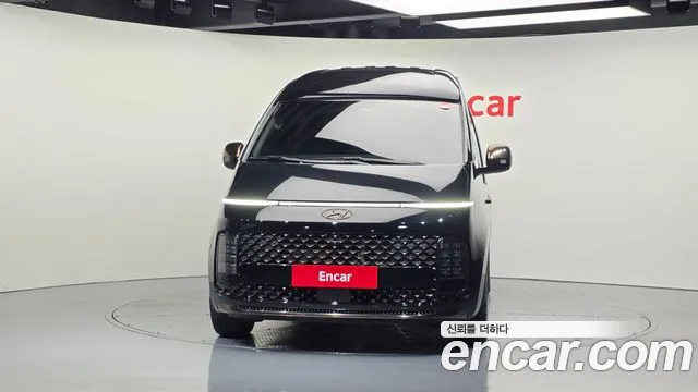 Hyundai Staria Staria 4WD Lounge 9 мест — Фото автомобиля 3