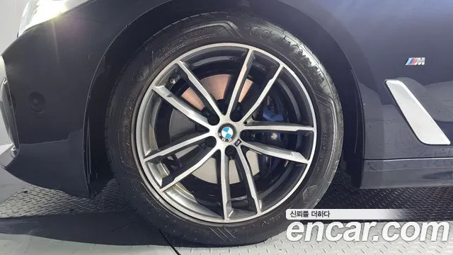 BMW 5 Series G30 — Фото автомобиля 5