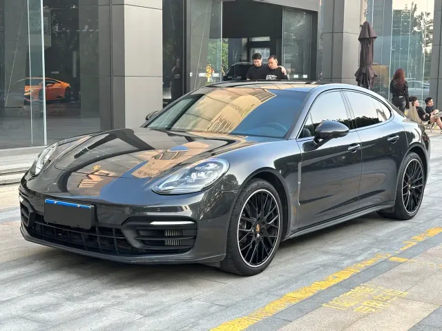 Фотография автомобиля — Porsche Panamera