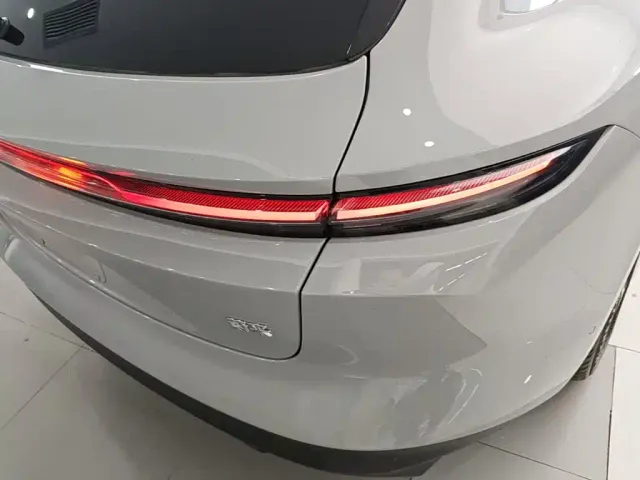 Nio ET5 Touring — Фото автомобиля 7