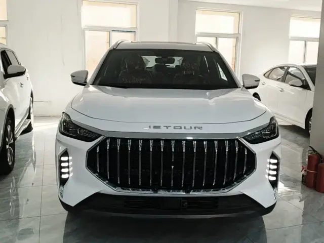 Jetour X70 Plus — Фото автомобиля 2