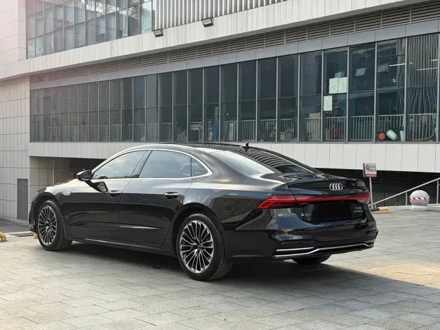 Audi A7L — Фото автомобиля 13