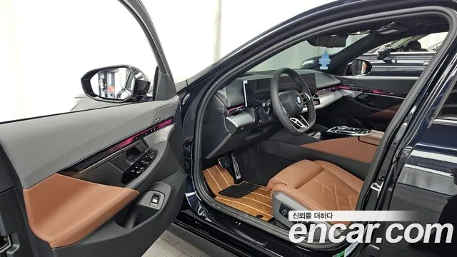BMW 5-Series 5 серия (G60) 530i xDrive M Sport — Фото автомобиля 9