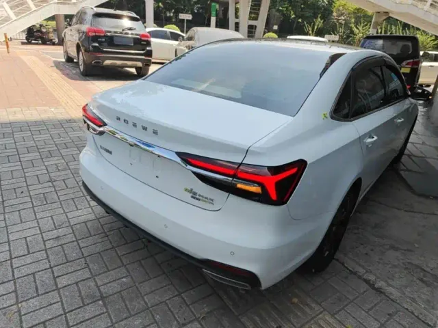 Roewe i6 MAX EV — Фото автомобиля 6