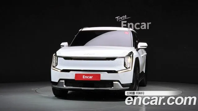 Kia EV9 — Фото автомобиля 3
