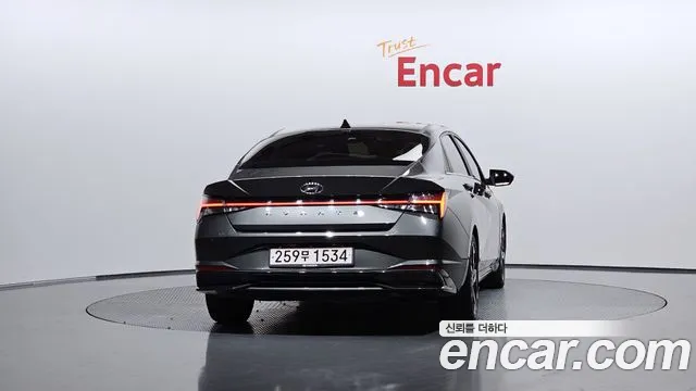 Hyundai AVANTE Inspiration — Фото автомобиля 4