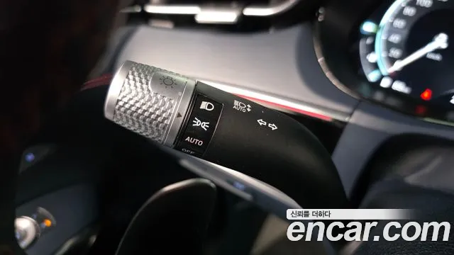 Genesis GV70 — Фото автомобиля 28