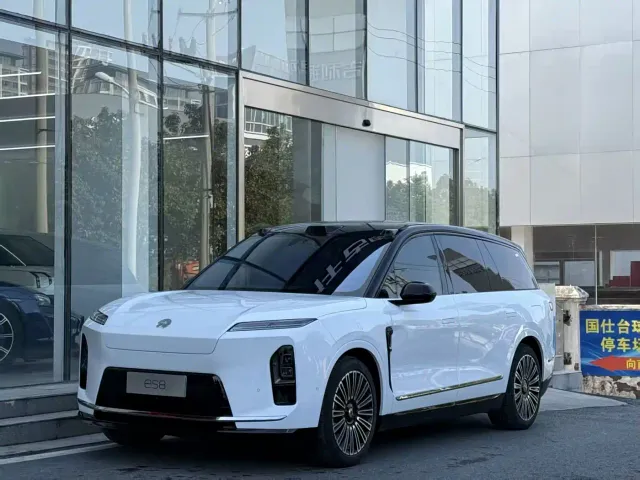 Фотография автомобиля — Nio ES8