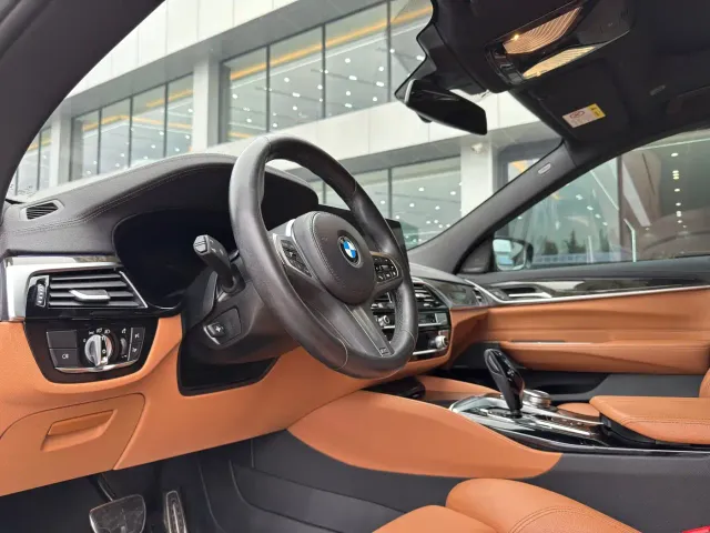 BMW 6 Series Gran Turismo — Фото автомобиля 6