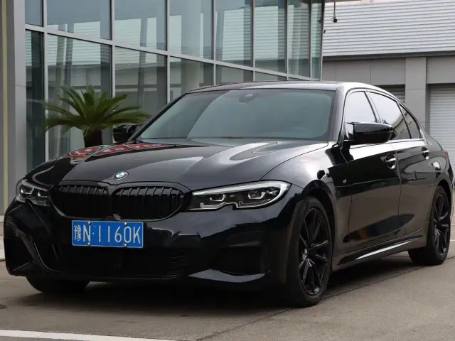 Фотография автомобиля — BMW 3 Series