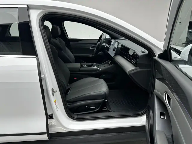 BYD Qin L — Фото автомобиля 11
