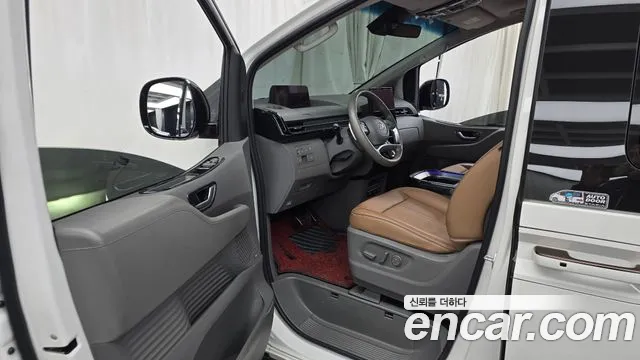 Hyundai Staria Staria 4WD Lounge 9 мест — Фото автомобиля 10