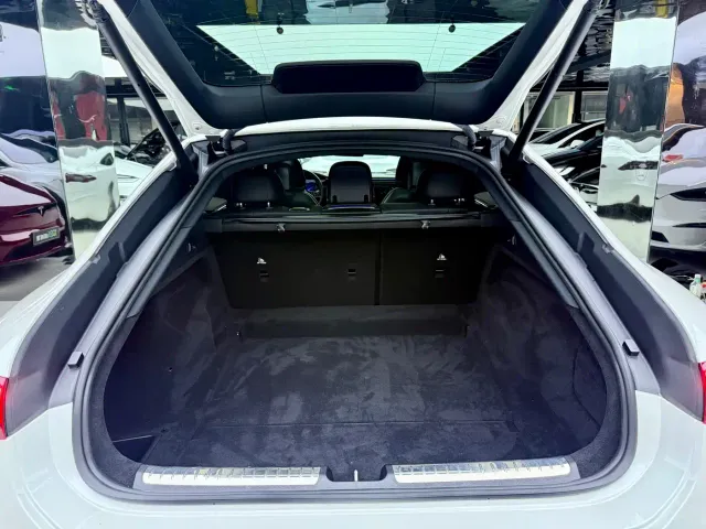 Mercedes-Benz EQS — Фото автомобиля 13