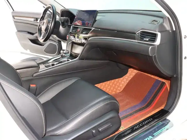 Honda Accord — Фото автомобиля 8