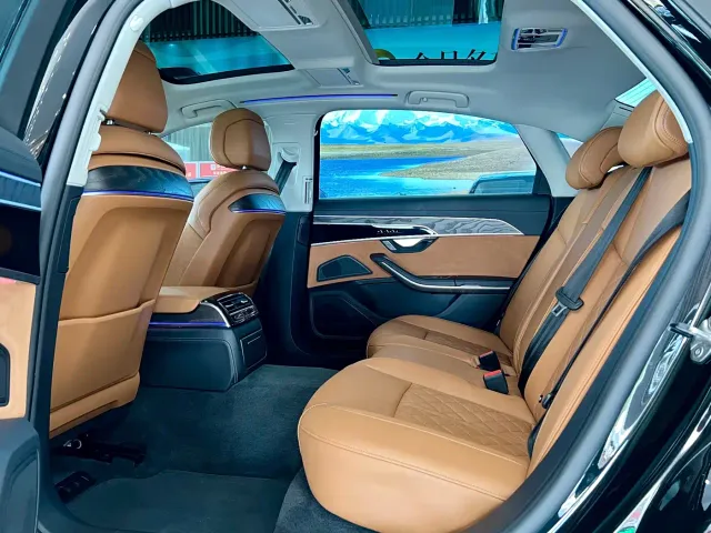 Audi A8 — Фото автомобиля 10