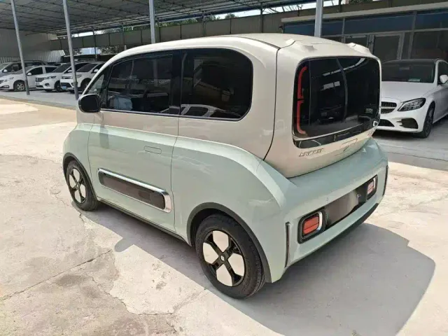 Baojun KiWi EV — Фото автомобиля 4