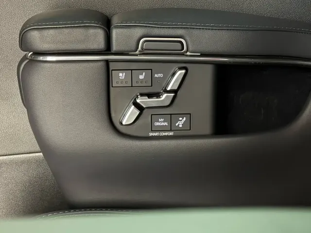 Toyota Alphard — Фото автомобиля 25