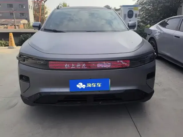 Changan Qiyuan E07 — Фото автомобиля 2