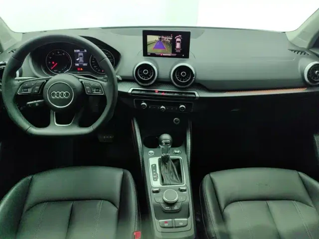 Audi Q2L — Фото автомобиля 12