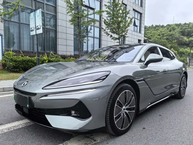 Фотография автомобиля — Denza Z9GT