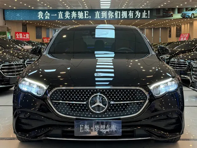 Фотография автомобиля — Mercedes-Benz E-Class