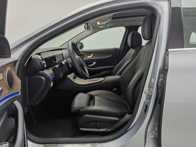 Mercedes-Benz E-Class — Фото автомобиля 10