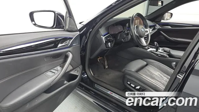 BMW 5-Series 5 серия (G30) 530i xDrive M Sport — Фото автомобиля 9