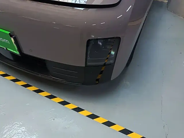 Li Auto MEGA — Фото автомобиля 23