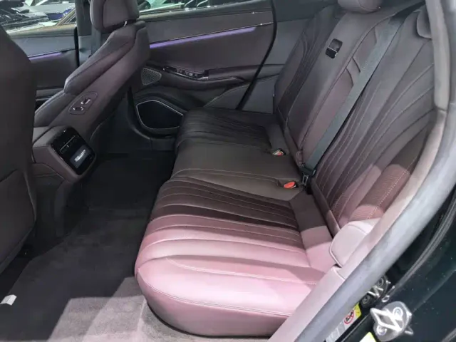 Denza Z9GT — Фото автомобиля 16