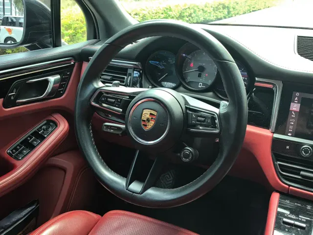 Porsche Macan — Фото автомобиля 6