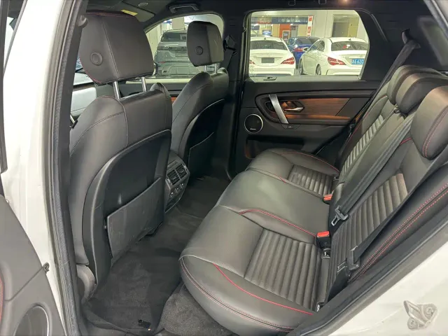 Land Rover Discovery Sport — Фото автомобиля 9