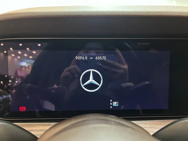 Mercedes-Benz E-Class — Фото автомобиля 5