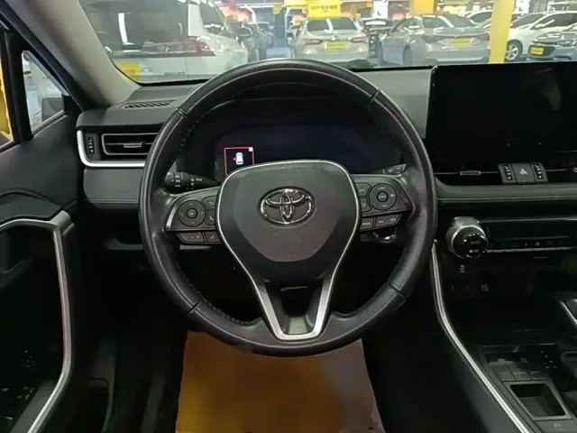 Toyota Wildlander — Фото автомобиля 10