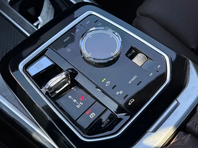 BMW 7 Series — Фото автомобиля 7
