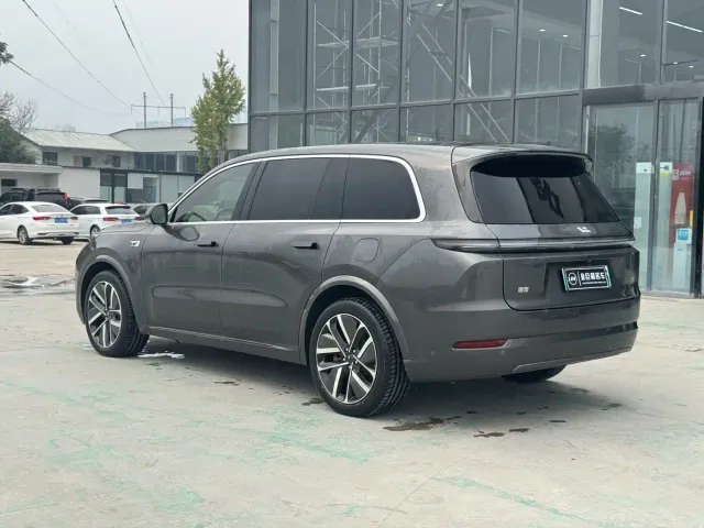 Li Auto L9 — Фото автомобиля 10