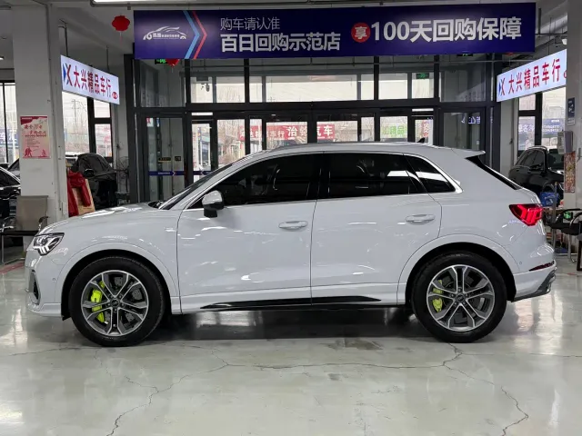 Audi Q3 — Фото автомобиля 4