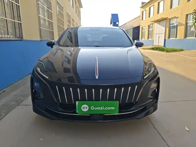 Hongqi E-QM5 — Фото автомобиля 2