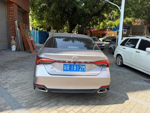 Toyota Avalon — Фото автомобиля 5