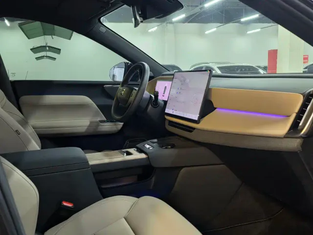 Volvo XC70 Plug-in Hybrid — Фото автомобиля 6