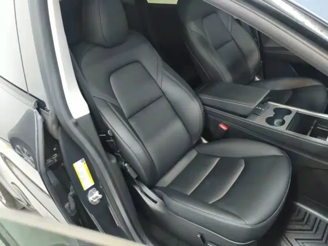 Tesla Model Y — Фото автомобиля 24