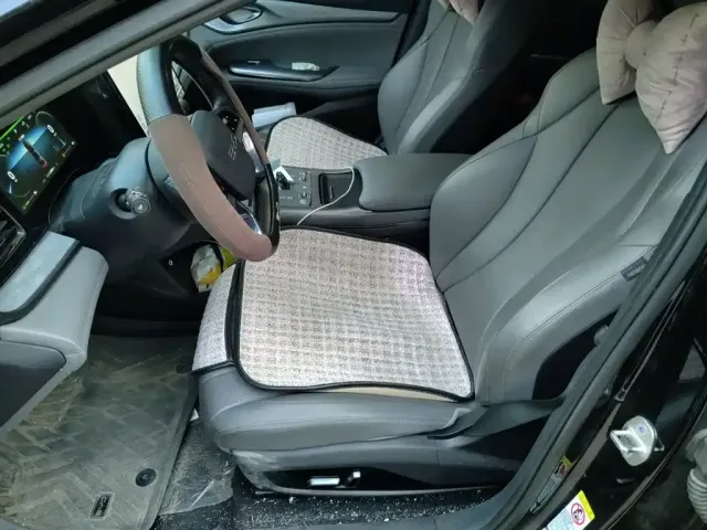 BYD Seal 2024 Glory Edition DM-i 1.5L 121km Luxury — Фото автомобиля 16
