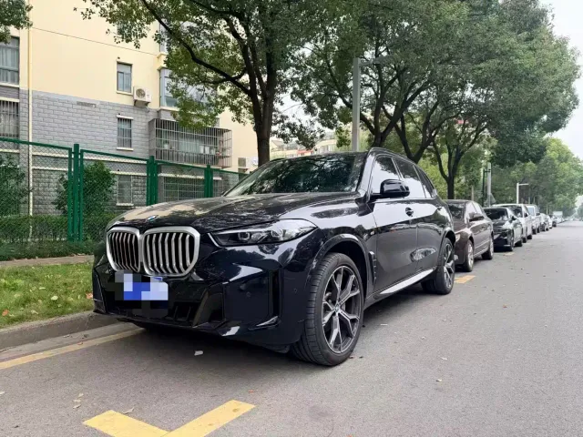 Фотография автомобиля — BMW X5
