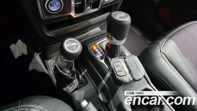 Jeep Wrangler Wrangler (JL) 2.0 Overland 4 двери — Фото автомобиля 9