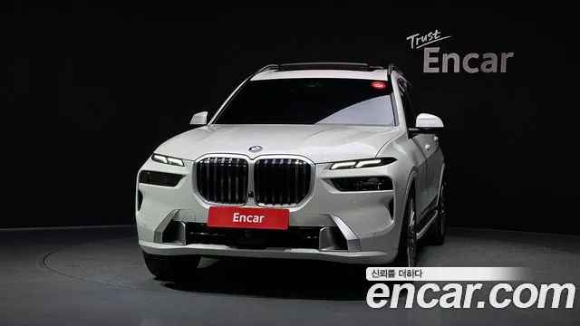 BMW X7 — Фото автомобиля 3
