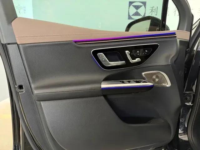 Mercedes-Benz EQE SUV — Фото автомобиля 16